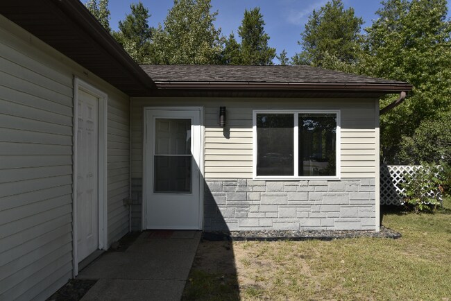 Building Photo - 3360 Patti Dr