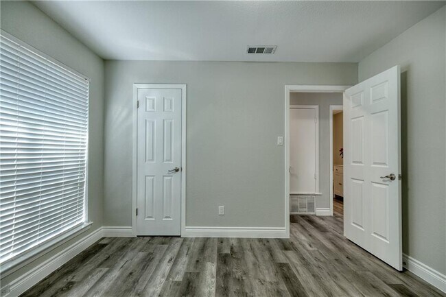 Building Photo - 13009 Sherbourne St