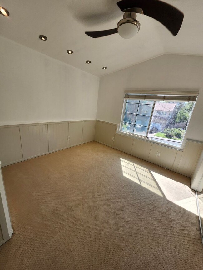Building Photo - Beautiful two-story in Hunter's Ridge