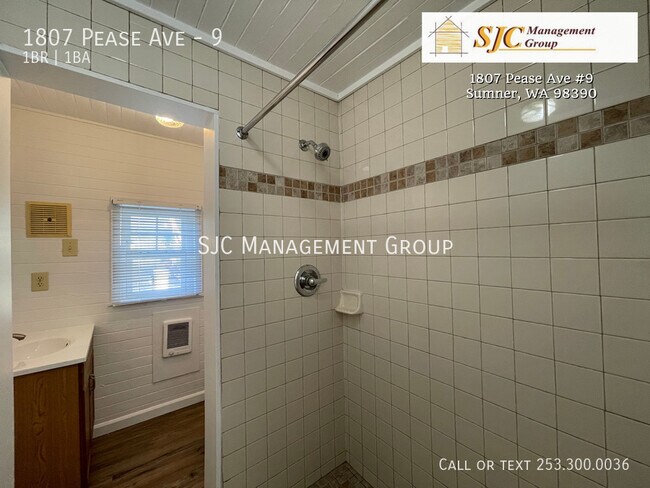 Building Photo - 1807 Pease Ave