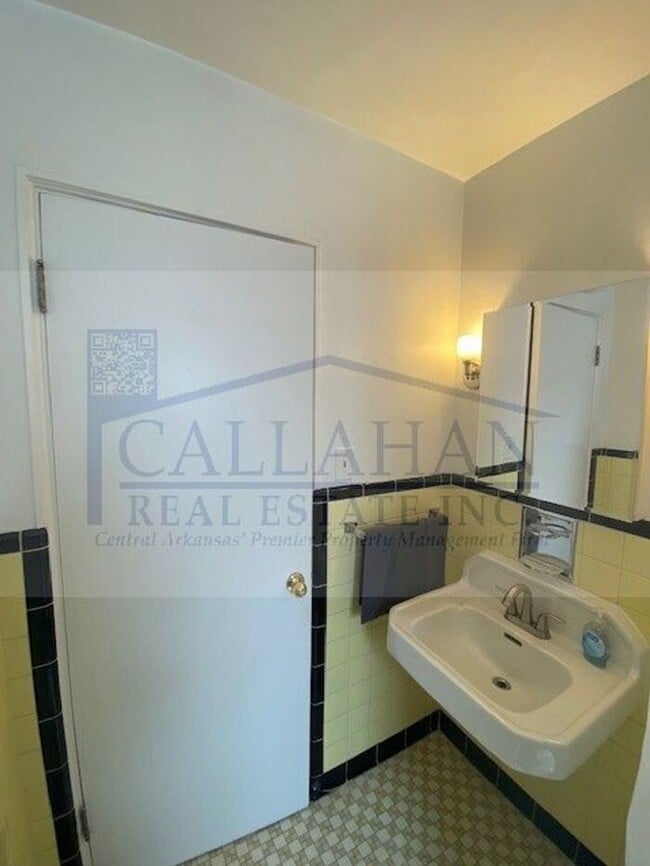 Building Photo - Park Hill 2 bedroom.