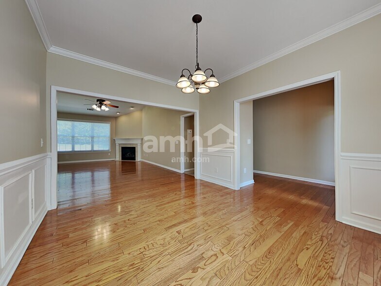 Building Photo - 1520 Paxton Dr