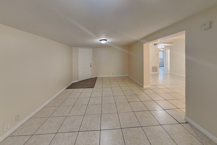 Building Photo - 1506 Arden Ave
