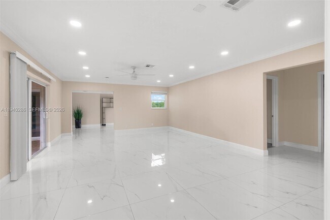 Building Photo - 7601 NW 82nd Terrace