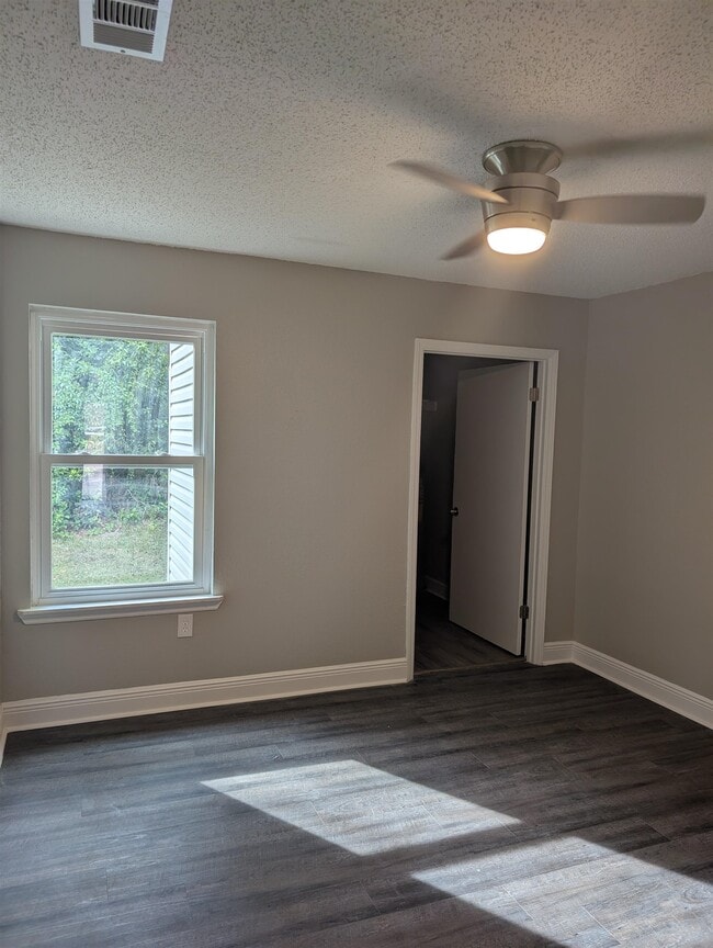 Building Photo - 453 Cactus St