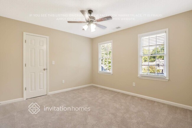 Building Photo - 300 Birch Creek Cir