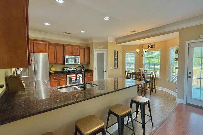 Building Photo - 470 Briarcrest Dr NE