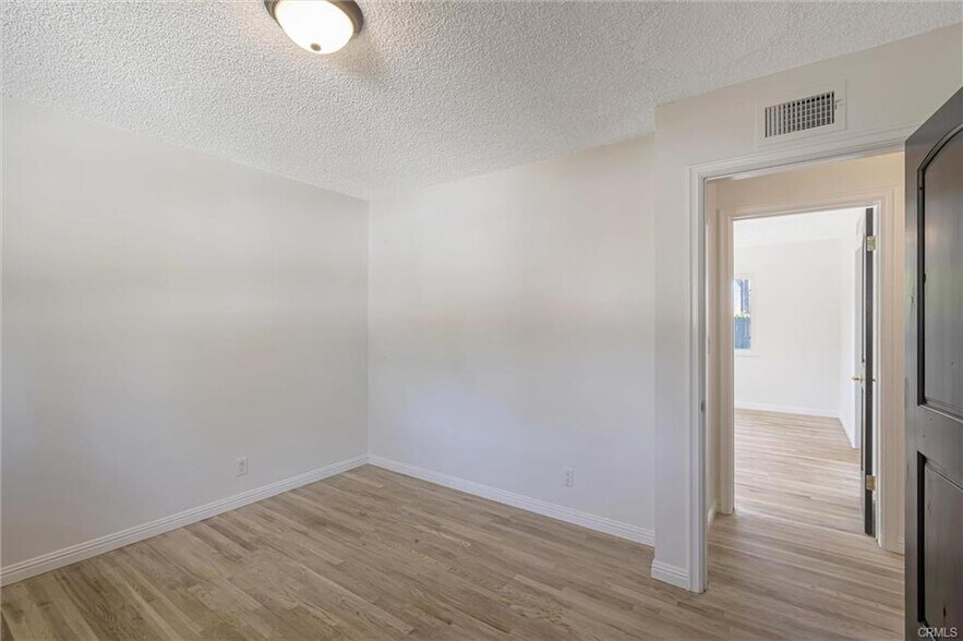 Building Photo - 18500 Celtic St