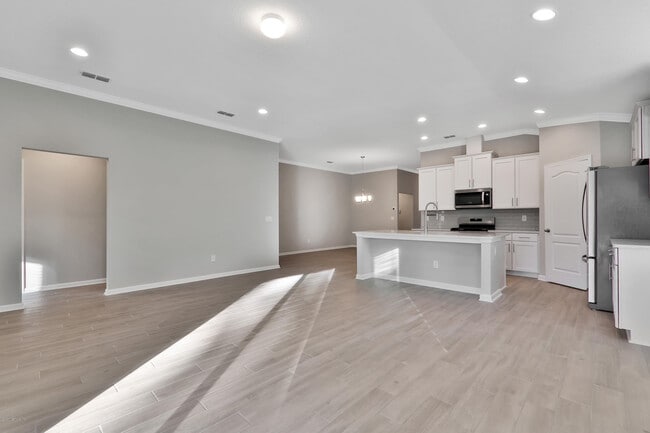 Building Photo - 589 Glasgow Dr