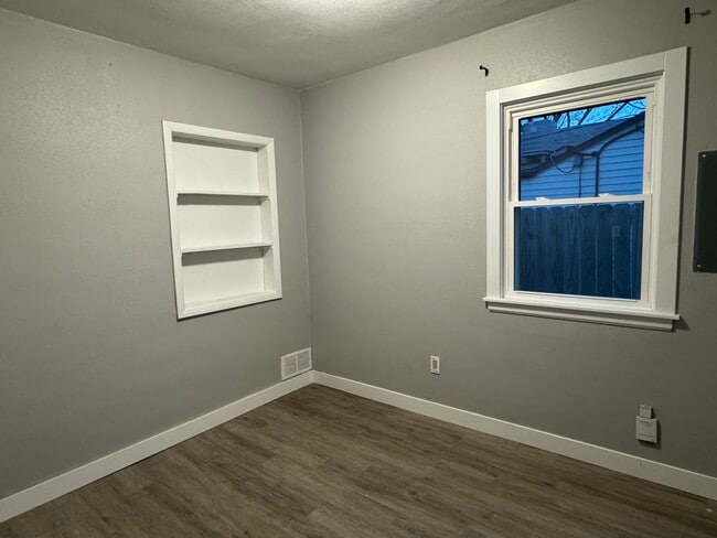 Building Photo - 3878 Johnson Ave