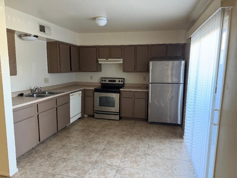 Building Photo - 13230 North 21st Pl