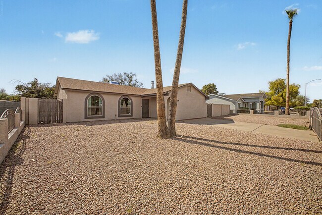 Building Photo - 13608 N 41st Pl