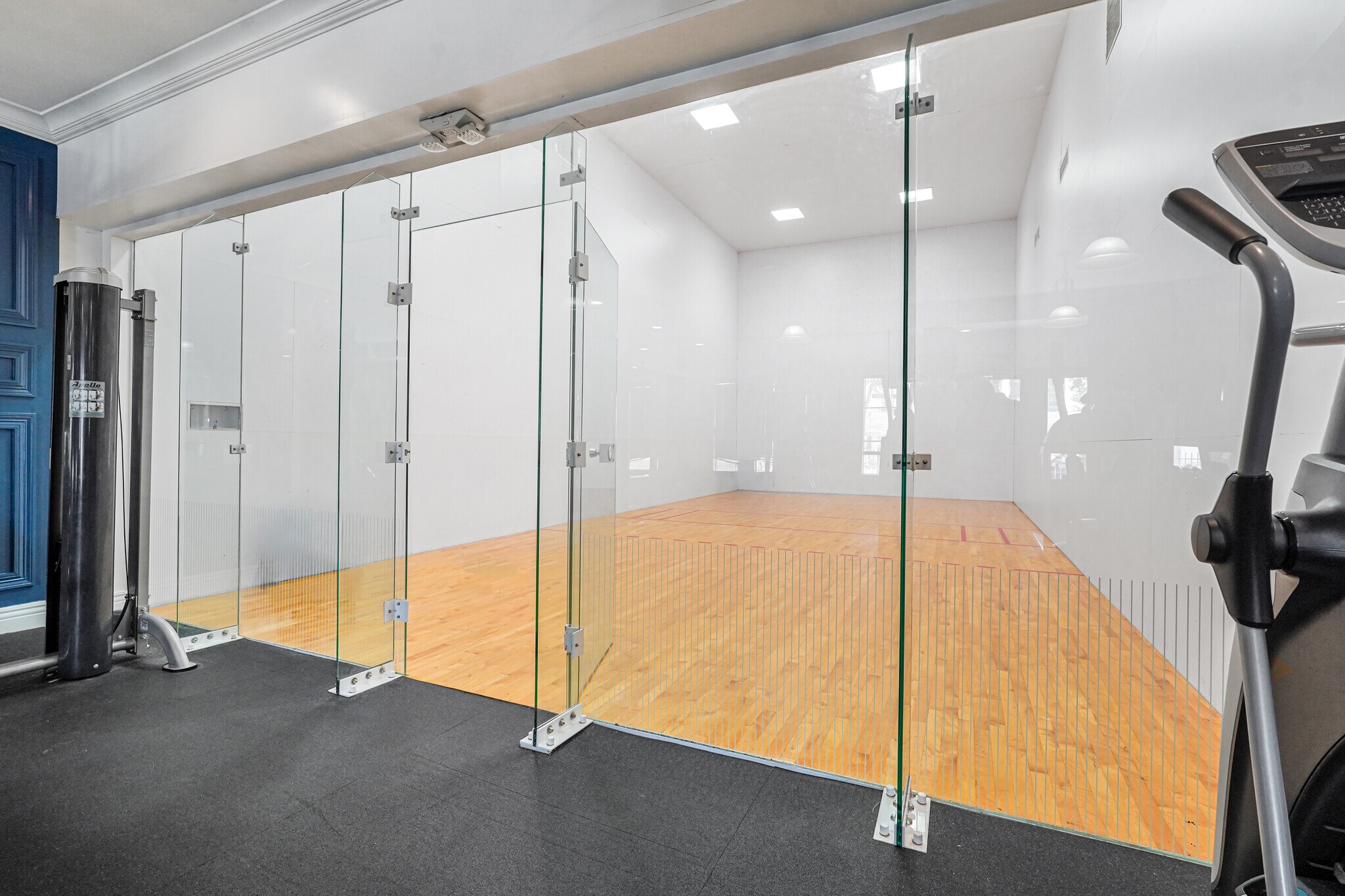 Racquetball Ct. - 6801 SW 44th St