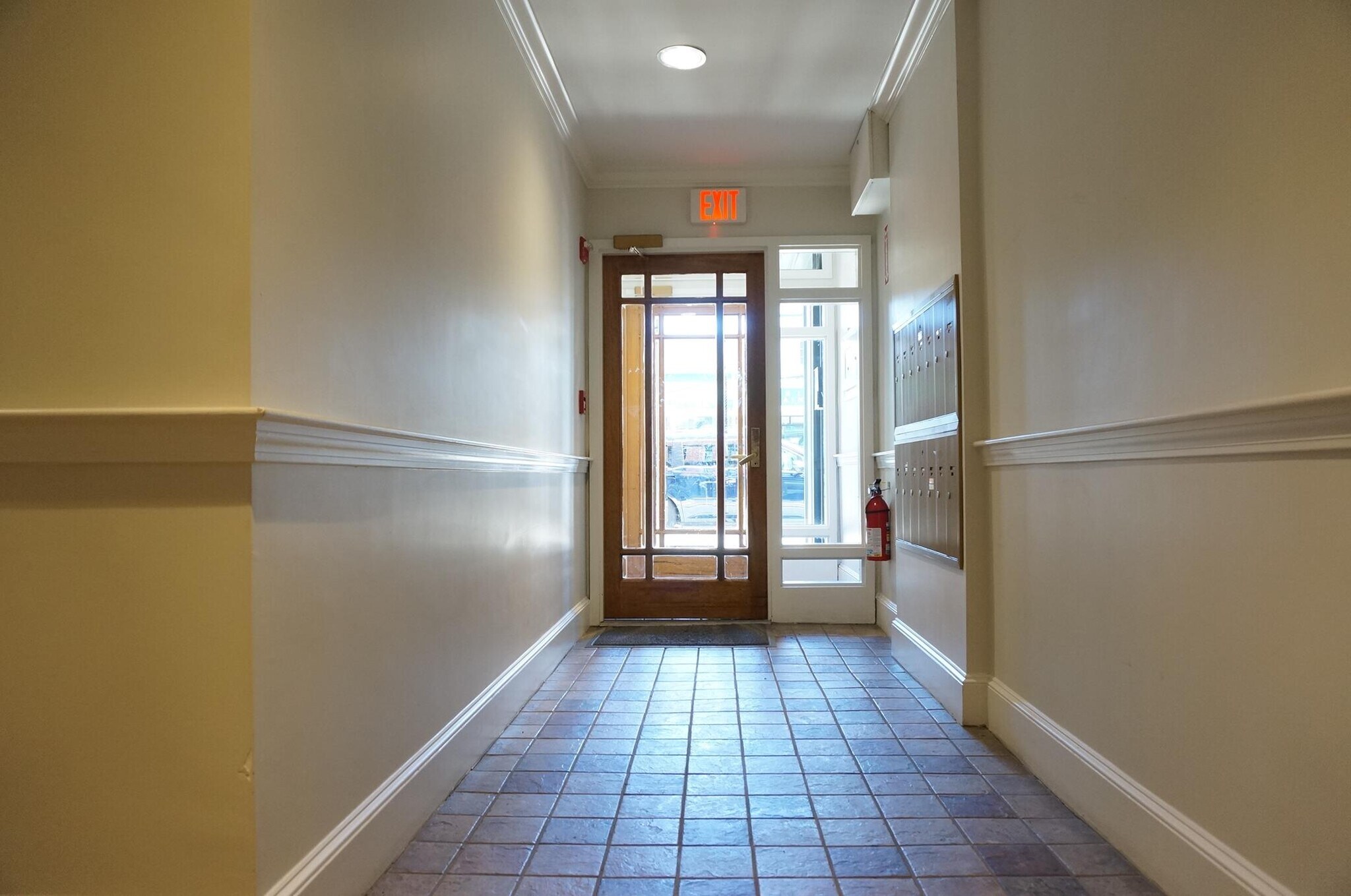 Building Photo - 365 Washington St