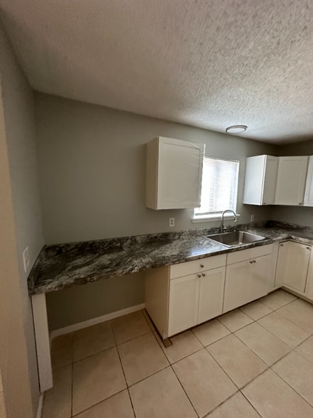 Building Photo - 123 Sea Parc St