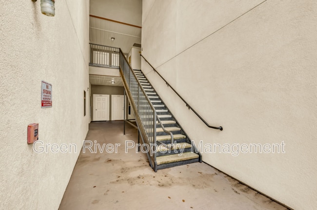 Building Photo - 7920 Merrill Rd