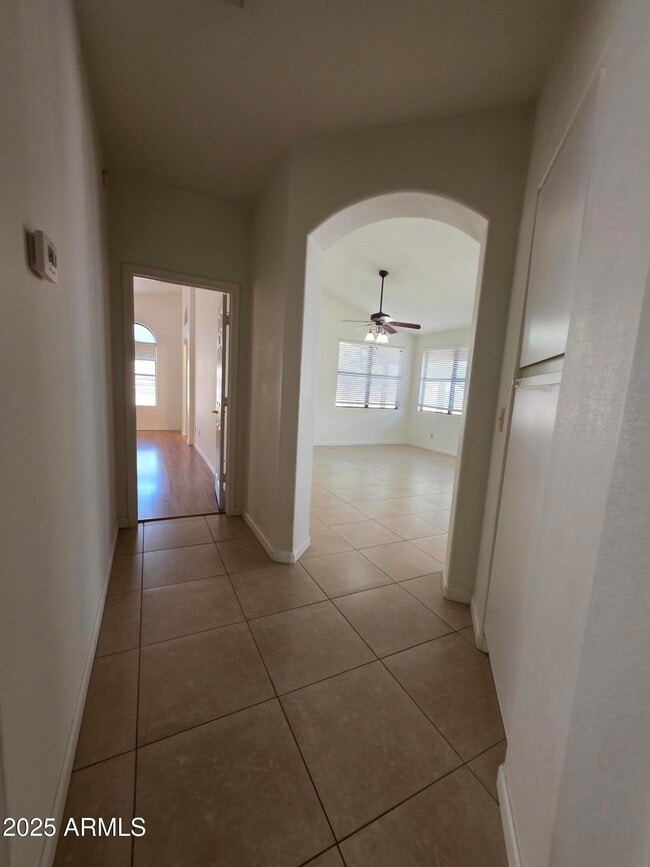 Building Photo - 5946 E Aire Libre Ln