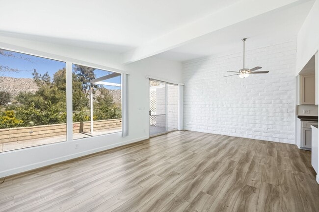 Building Photo - 55120 Airlane Dr
