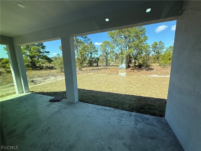 Building Photo - 1115 Cove St E