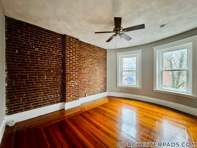 Building Photo - 76 Florida St