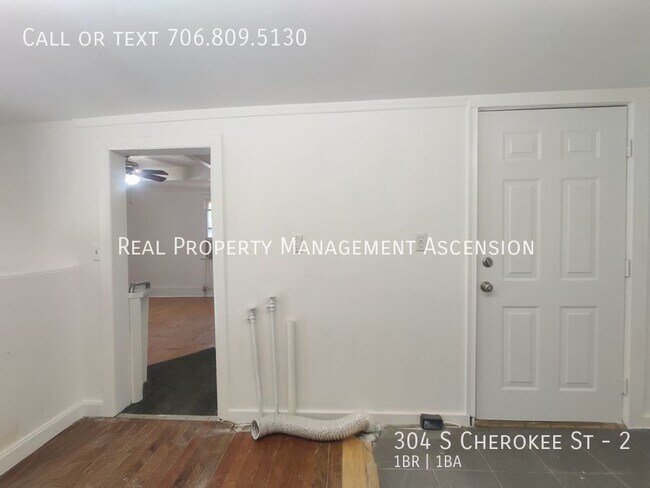 Building Photo - Perfect Small Apartment in Lafayette, GA