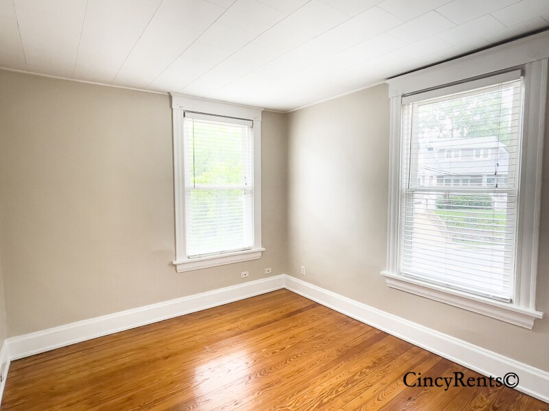 Building Photo - 2836 Linwood Ave