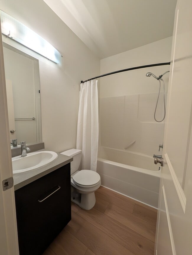 Building Photo - 1918 Northeast Kenyon Court