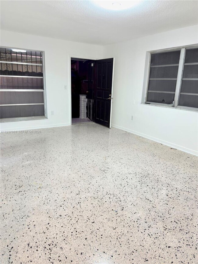 Building Photo - 1141 NW 32nd Ave