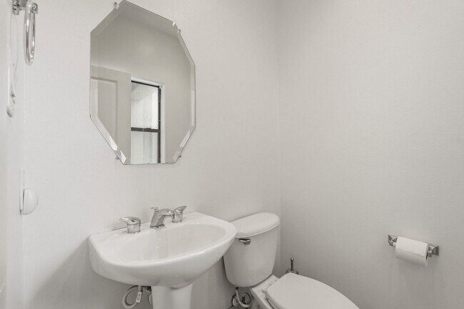 Building Photo - 2816 Rusk St