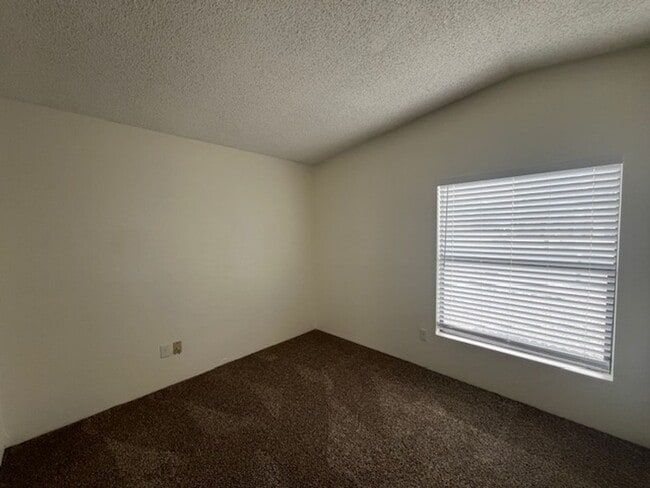 Building Photo - 2 Bedroom - 2 Bath