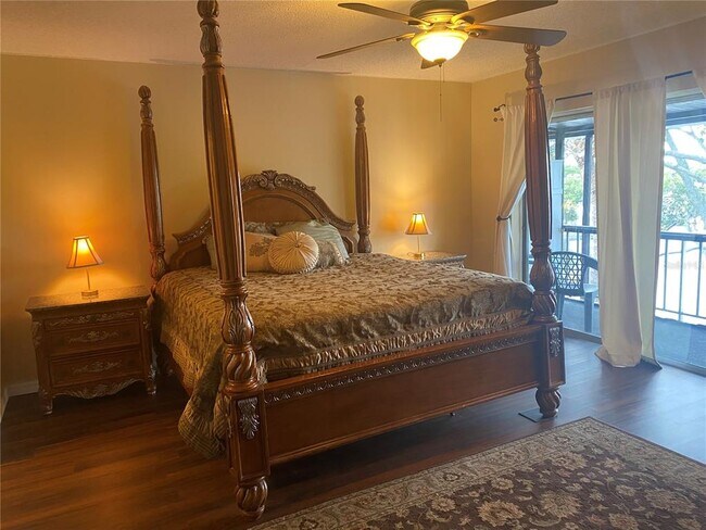 Building Photo - 9213 Tudor Dr