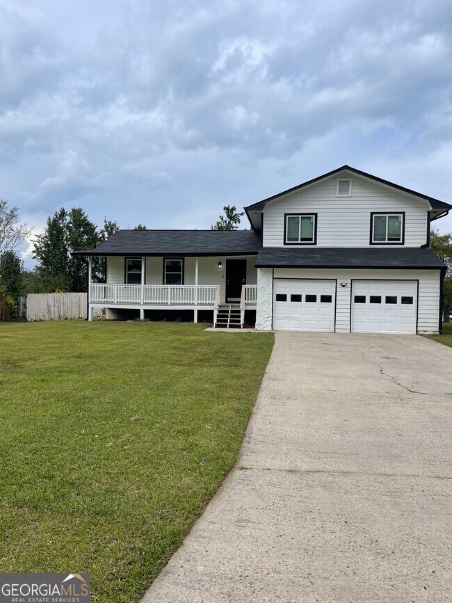 Building Photo - 235 Deerfield Dr