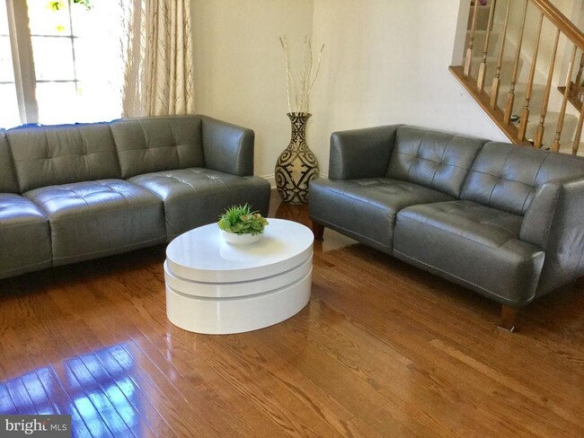 Building Photo - 42258 Castle Ridge Square