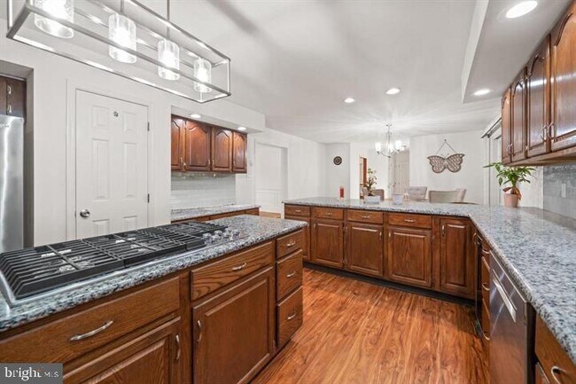 Building Photo - 253 Peoples Way