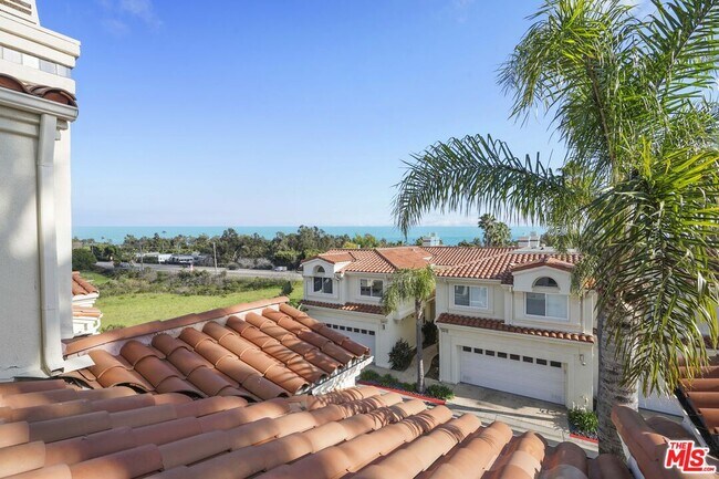 Building Photo - 6457 Zuma View Pl