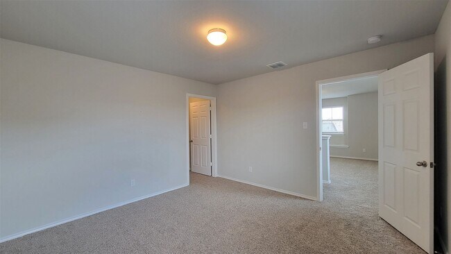 Building Photo - Beautiful two story home in Highland Farms!