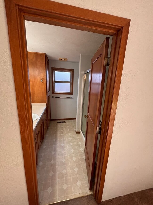 Building Photo - Beautiful 4 bedroom 2 bathroom home coming soon!!