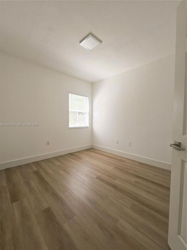 Building Photo - 2564 Centergate Dr