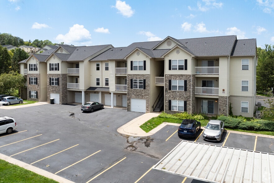 Building Photo - Legends on the Park Apartments