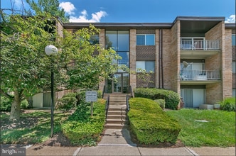 Building Photo - 3750 Bel Pre Rd