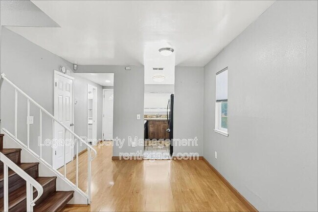 Building Photo - 5606 Hamilton St