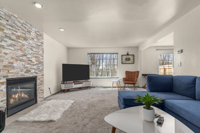 Building Photo - 1893 N Margaret St