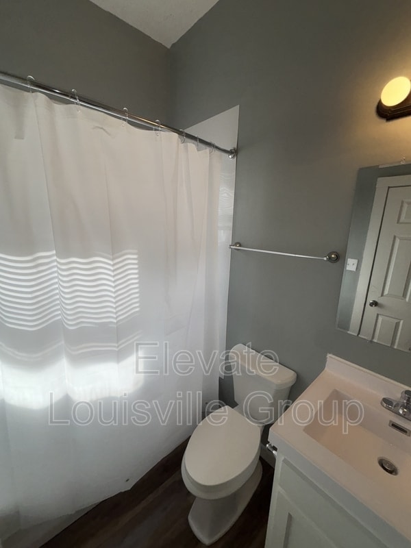 Building Photo - 2215 W Market St