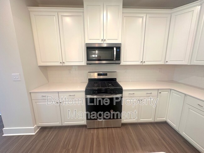 Building Photo - 9542 Munsing Dr