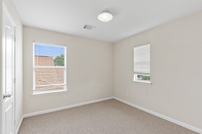 Building Photo - 18226 Fair Grange Ln