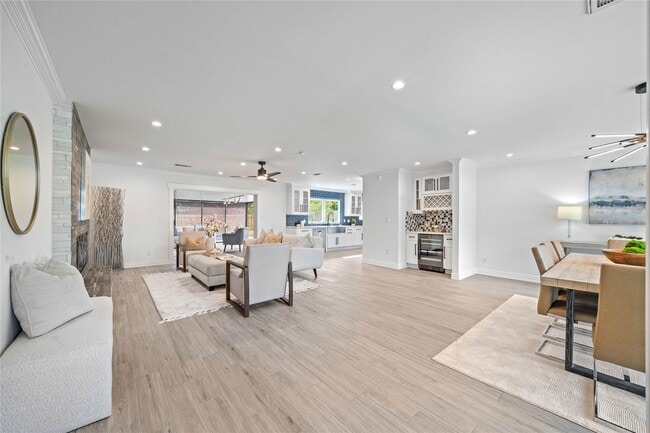 Building Photo - 9022 Quebec Dr