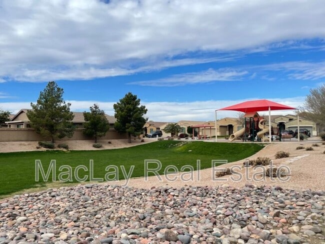 Building Photo - 1728 W Loemann Dr