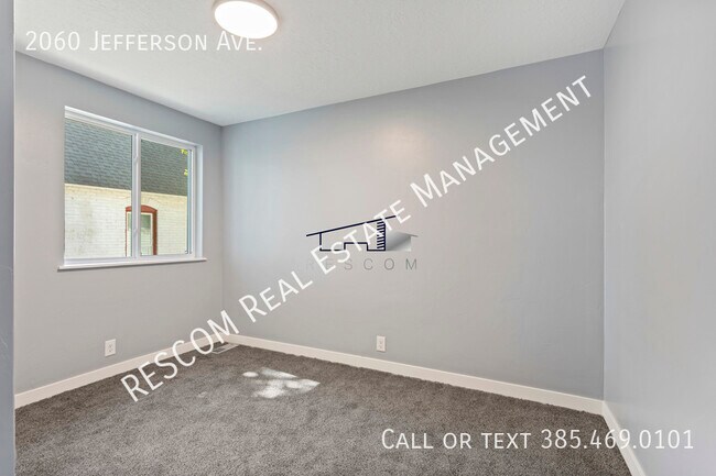 Building Photo - 2060 Jefferson Ave