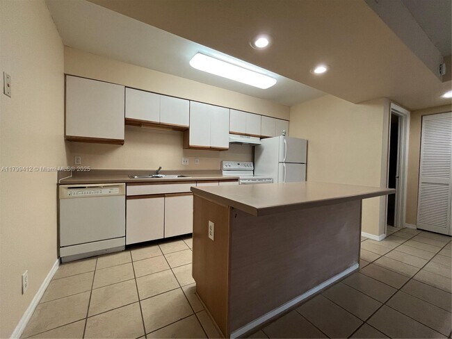 Primary Photo - 3985 W McNab Rd