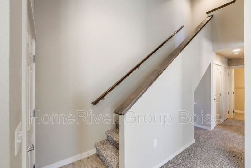 Building Photo - 4790 N Morninggale Dr